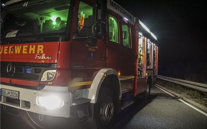 Kollision mit Schwertransport in Mötzingen fordert drei Verletzte