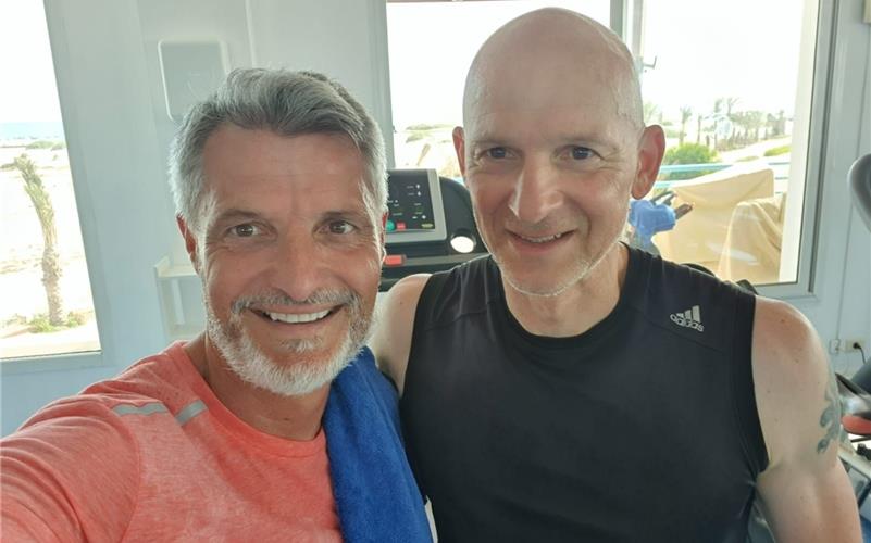 Uwe Diether schaut in der alten Heimat vorbei Zufällig im Urlaub getroffen: Armin Mahrla (links) und Uwe Diether. GB-Foto: gb