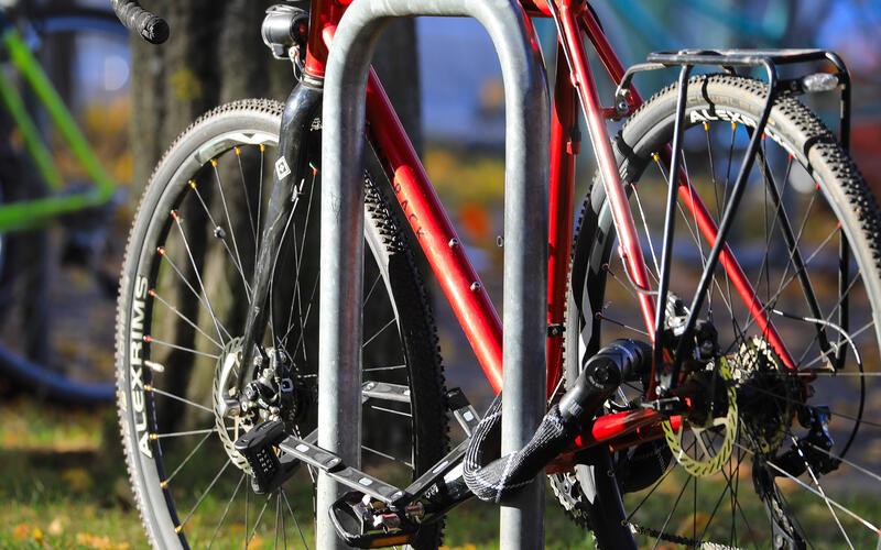 Zum Schutz vor Dieben sollten Fahrräder richtig gesichert werden.GB-Foto: www.poalizei-beratung.de