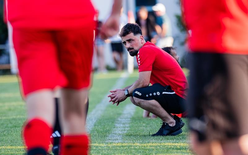 Zum Start in seine Trainertätigkeit beim Türk. SV Herrenberg muss Harun Güney den Abstieg verdauen. GB-Foto: Eibner/Mann