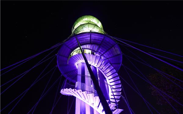 Zum dritten Mal Lichtershow am Schönbuchturm. GB-Foto: gb