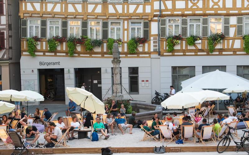 Zum fünften Mal fand im vergangenen Jahr der „StrandSommer“ des Stadtmarketing-Vereins auf dem Herrenberger Marktplatz statt. 59 Programmpunkte sorgten für Abwechslung in den rund sechs Wochen.GB-Foto (Archiv): Schmidt