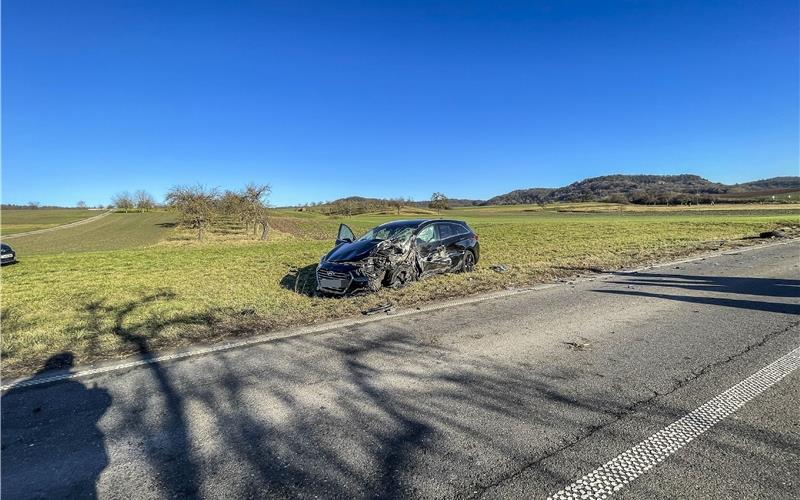 Zwei Verletzte nach Frontalkollision auf der B296 Zwei Verletzte nach Frontalkollision auf der B296