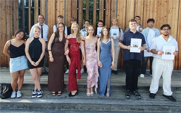 Zweijährige Berufsfachschule erfolgreich abgeschlossen
