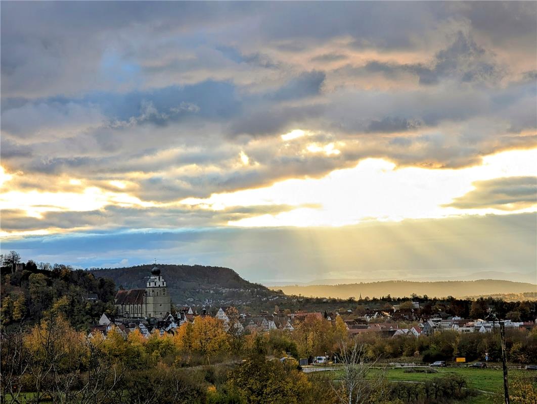 erschienen am 17.11. | für Insta verwendet.  Morgensonne über Herrenberg.  Von E...