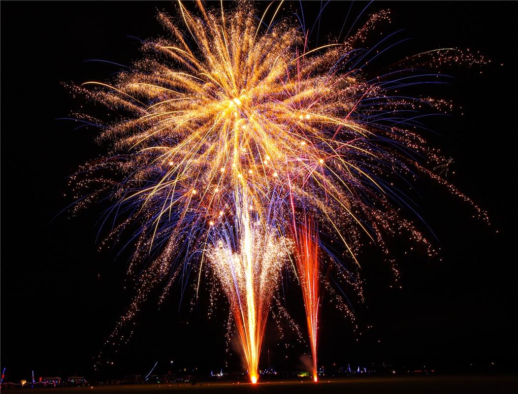 für Insta verwendet. Feuerwerk in Malmsheim beim Drachenfest.  Von Natalie Polit...