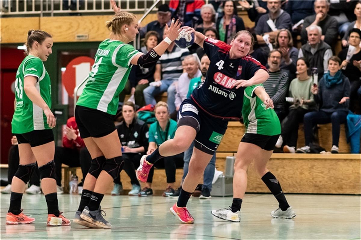 v.li. Nele Osterthun (SV Werder Bremen #14), Katrin Schroeder (SG H2Ku Herrenber...