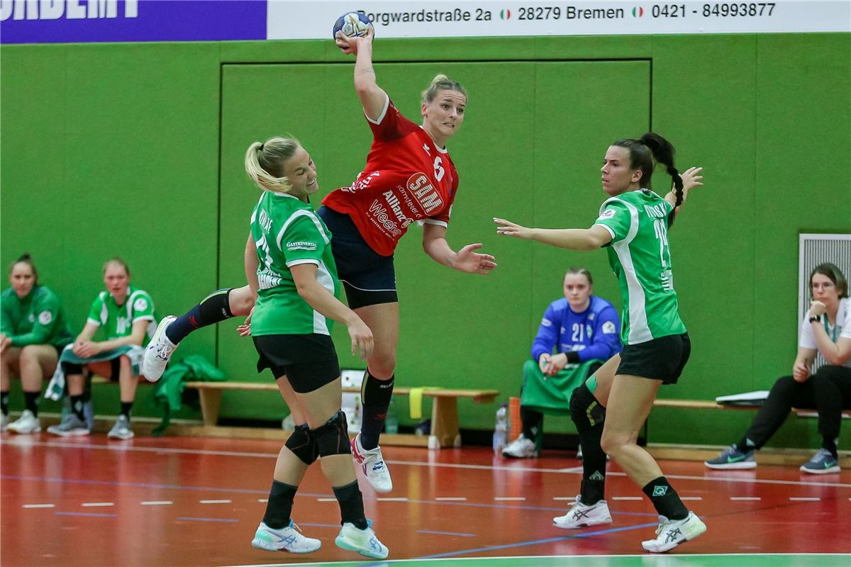 v.li.: Rabea Neßlage (SV Werder Bremen, 13), Annika Blanke (SG H2Ku Herrenberg, ...